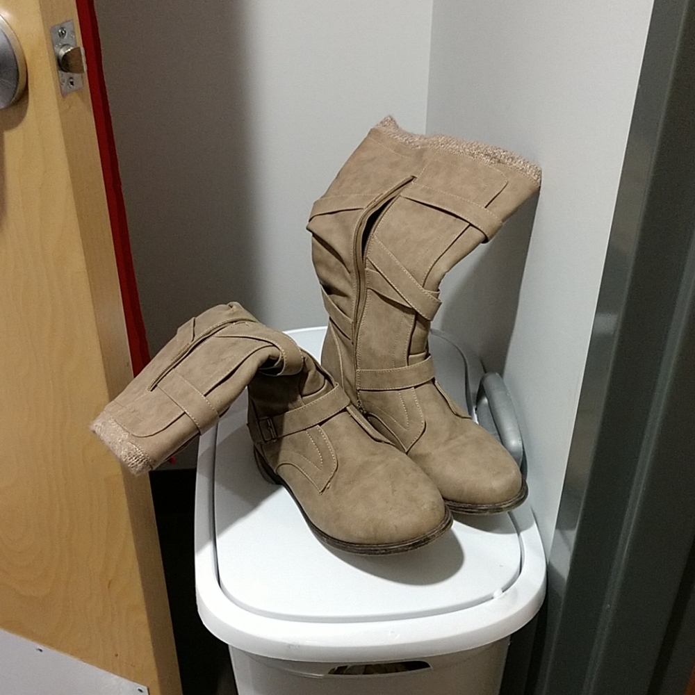 Size zip boots